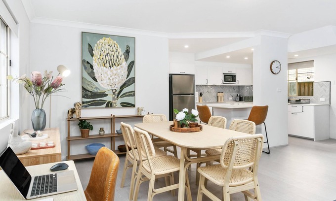Crows Nest House | Crows Nest - ER138 - Ernest Street - Stylish townhouse, spacious layout, walk to shops and transport.