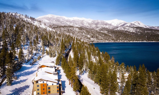 Crystal Bay Condo | Crystal Bay Penthouse 300 | Community Hot Tub | Close to Beaches & Skiing!