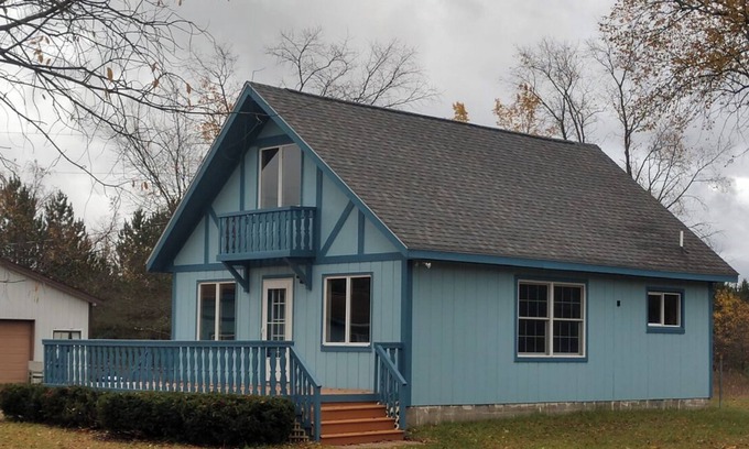 Thompsonville Ski Chalet | Crystal Hideaway Chalet!Secluded 5 acres of natural beauty.