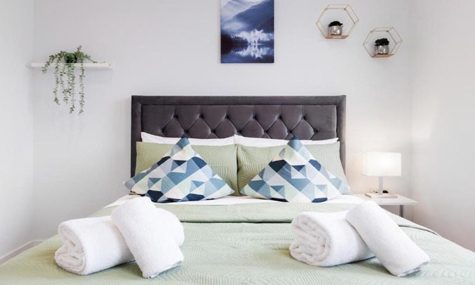 Penge House | Crystal Palace Suites
