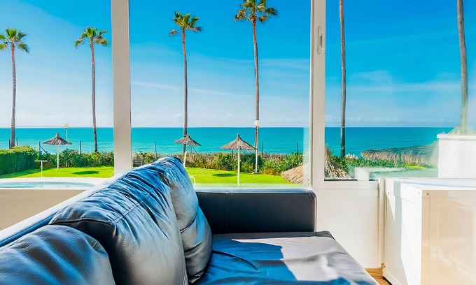 Calahonda Apartment | Cubo's Apartamento Marbella Mar/Incredible views of the sea/free wifi