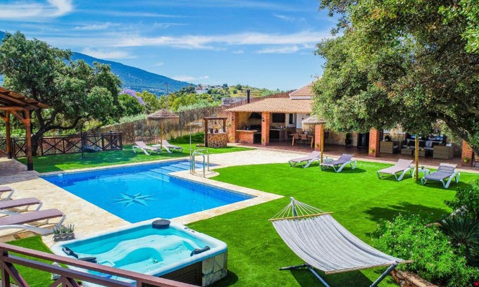 Alhaurin el Grande Villa | Cubo's El Balcon de las Lomas