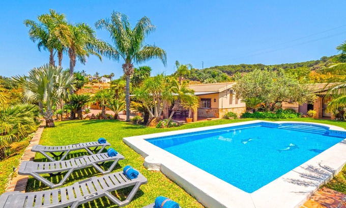 Alhaurin el Grande Cottage | Cubo's Finca Los Dragos. Pool, wifi and AC/heating