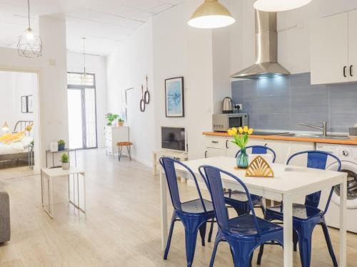 Capuchinos Apartment | Cubo's Malaga Center El Molinillo