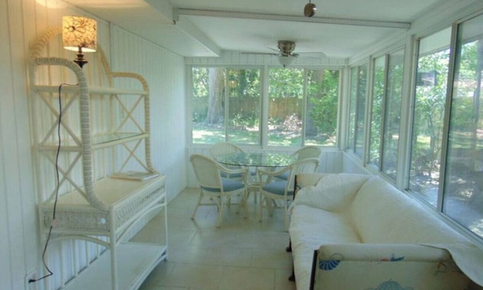 Demere Park Cottage | Cummings Lane, Charming 2 BR, 2 BA cottage on SSI