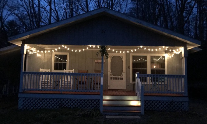 Black Mountain Cottage | Cute Cottage, Pet and Family Friendly, Reduced Rates for Longer Term Rentals