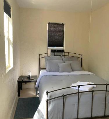 West Little Havana House | Cute Private Room, near the Airport - Free parking - 02