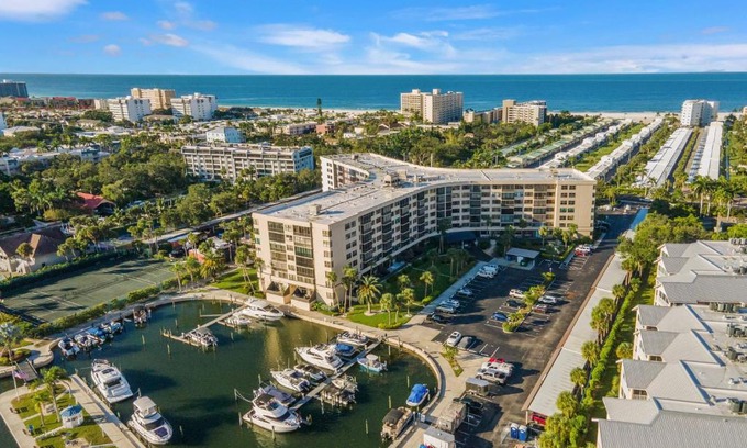 Siesta Key Apartment | Cute Siesta Key Condo Close To Beach Restaurants
