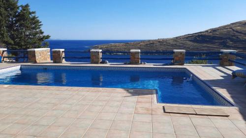 Kithnos House | Cycladic House KRIOS with a Pool and 2min from the beach