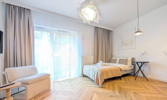 Wroclaw City Center Apartment | Czysta Chic Harmony Studio