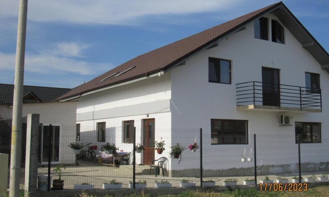 Corbu House | Dă-i pace