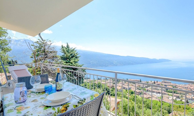 Gardola Ski Chalet | Da Guido with stunning Lakeview