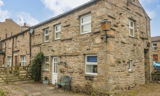 Hawes House | Dales Barn Top