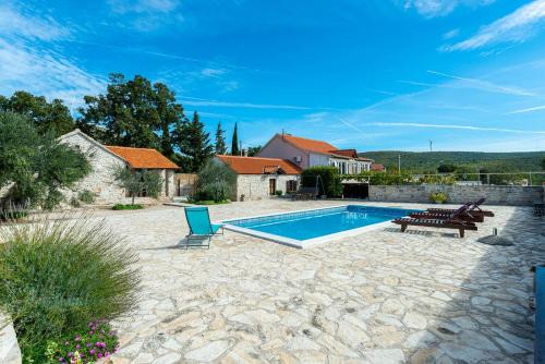 Benkovac House | Dalmatian country house Irena
