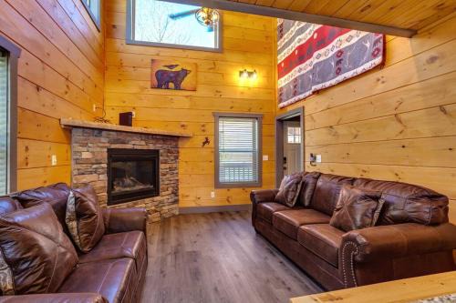 Sevierville House | Dancing Bear Cabin- Relax & Enjoy!