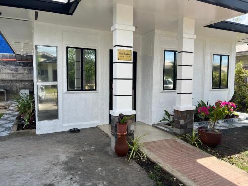 Talomo District House | Davao Transient Villa with 24hrs security guard BBQ Grill , Free Parking and Wifi