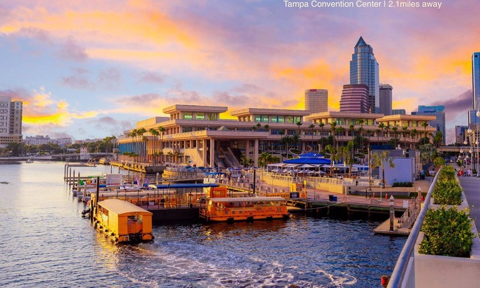 Davis Islands House | Davis Island Getaway - Ocean & Cruise Ship Views
