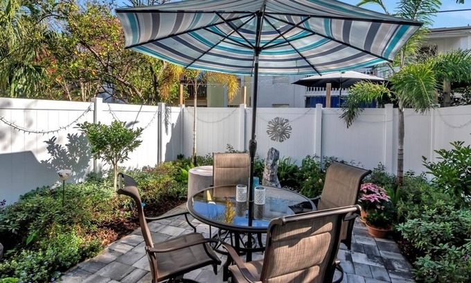 Davis Islands House | Davis Islands townhome with 2 private courtyards