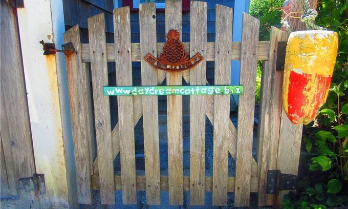 Seabrook House | Daydream Cottage: 2 BR / 1.5 BA seabrook in Pacific Beach, Sleeps 6