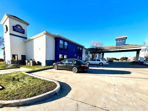 Plano Hotel | Days Inn by Wyndham Dallas Plano