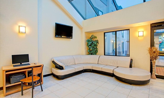 Parsippany Hotel | Days Inn by Wyndham Parsippany