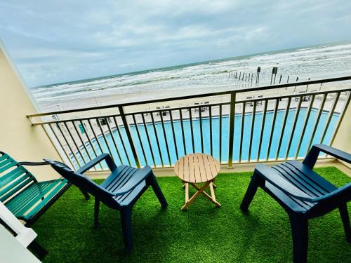 Daytona Beach Apartment | Daytona inn Beach Resort Oceanfront Coastal Bliss