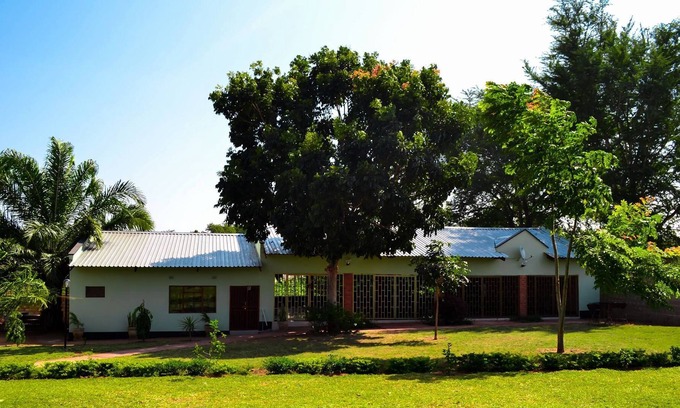 Livingstone House | Decha Guest Lodge