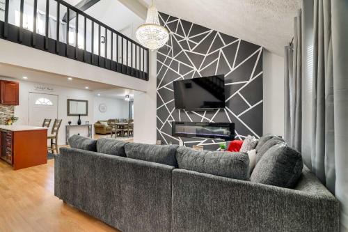 Tobyhanna House | Deck and Fire Pit Tobyhanna Home 15 Mi to Skiing!