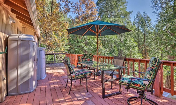 Twain Harte House | Deck with Forest Views Quiet Twain Harte Cabin!