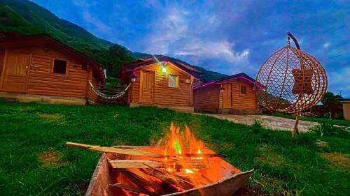 Vusanje House | Dedushi Guesthouse &Wood cabins-Camping place