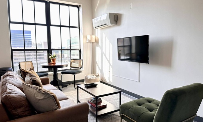 Westown Apartment | Deer District Studio Apt JC10 - One Block from Fiserv and Baird
