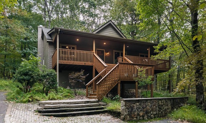 Nellysford House | Deer Spring Home at Wintergreen Near to Ski Slopes