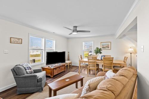 Atlantic Beach House | Delight on Davis