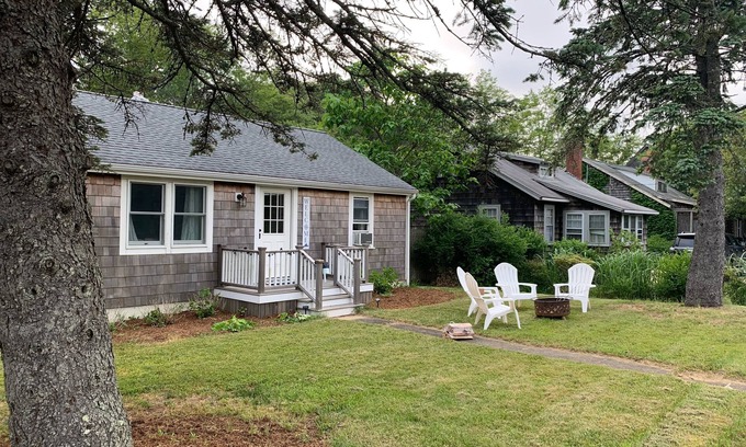 East Chop Cottage | Delilah & Joseph Pierce House