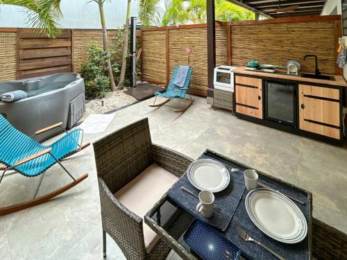 Playa Bed & Breakfast | Deluxe Boutique Apartments Sonrisa - Adults only