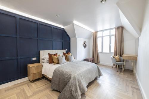Leicester City Centre Apartment | Deluxe City Escape Perfect For Business & Families & Free Gym By The Pocklington - The Magistrates Suite