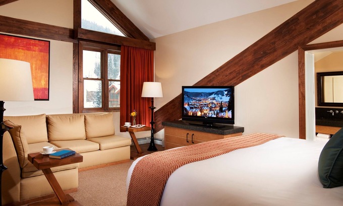 Beaver Creek Apartment | Deluxe King Room at Stunning Complex with Sauna