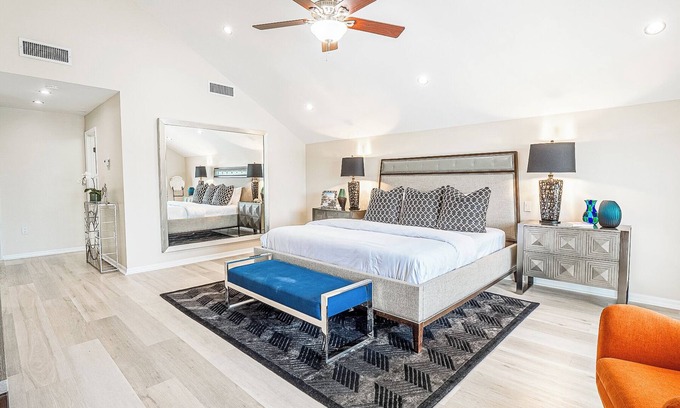 Seven Mile Beach Villa | Deluxe Spacious Villa: Ultimate Getaway!
