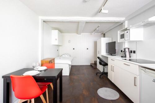 Mulhouse Apartment | DeLuxe Studio Rénové, Parking Gratuit, MULHOUSE CENTRE