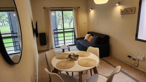 San Nicolas de los Arroyos Apartment | Departamento Centrico con vista única a Plaza Sarmiento