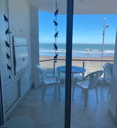 Monte Hermoso Apartment | Departamento frente al mar 1 A
