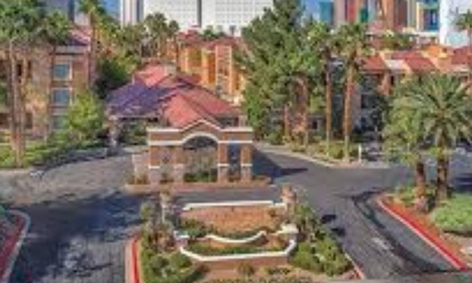 Las Vegas Hotel | Desert Rose 2 Bedroom! Experience Las Vegas!