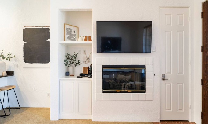 Village Apartment | Designer Desert Condo Pool Hot Tub Dogs Welcome