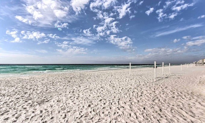 Indian Bayou Condo | Destin Condo w/Pool Access - Walk to Beach!