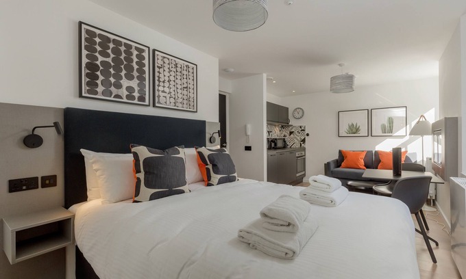 Old Town Apartment | Destiny Scotland Market St Apartments