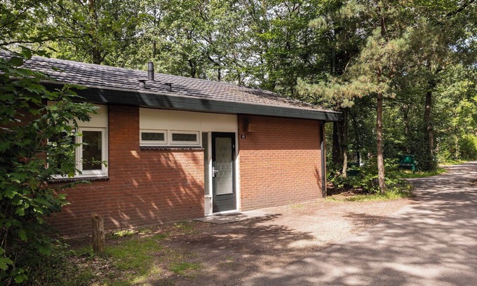 Krachtighuizen Cottage | Detached bungalow for 6 persons