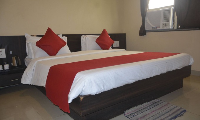 Dhar Hotel | Dhar-Mandav Road