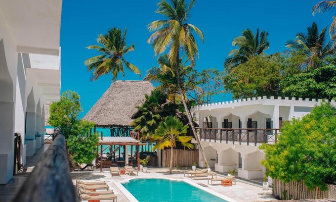 Jambiani Hotel | Dhow Resort