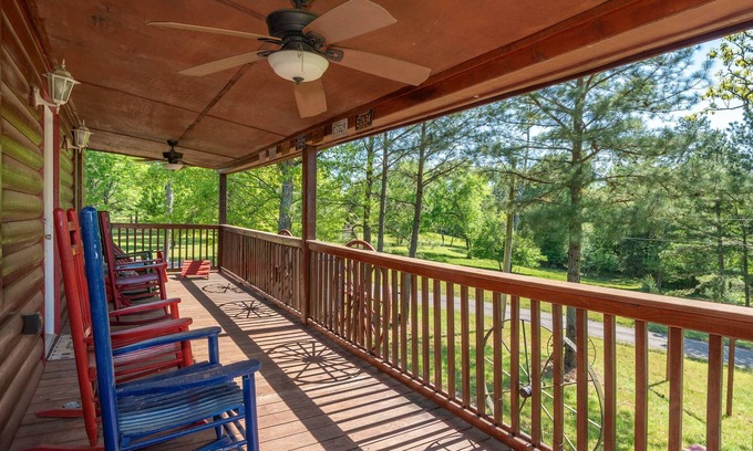 Murfreesboro Cabin | Diamond River Run Cabin by StayLage