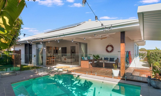 Casuarina Apartment | Dianella Dream - 4BR Pet-Friendly Home with Pool